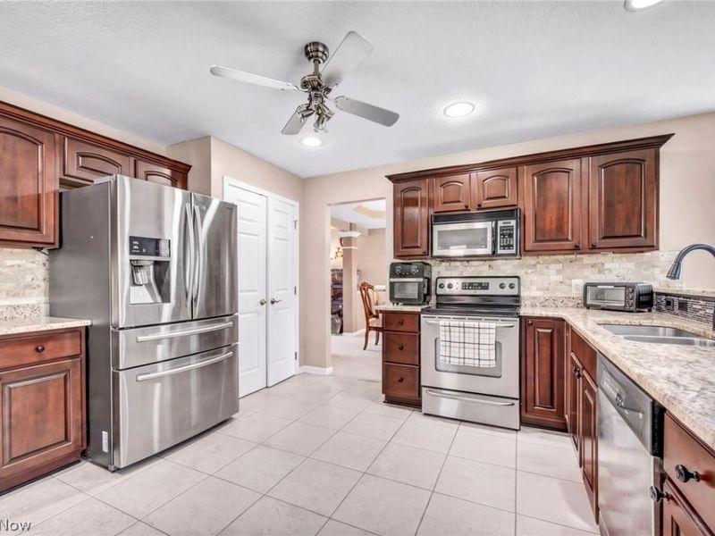 7278 Kentucky Drive, Bedford, OH 44146 Photo 10