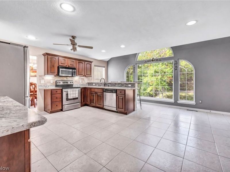 7278 Kentucky Drive, Bedford, OH 44146 Photo 12