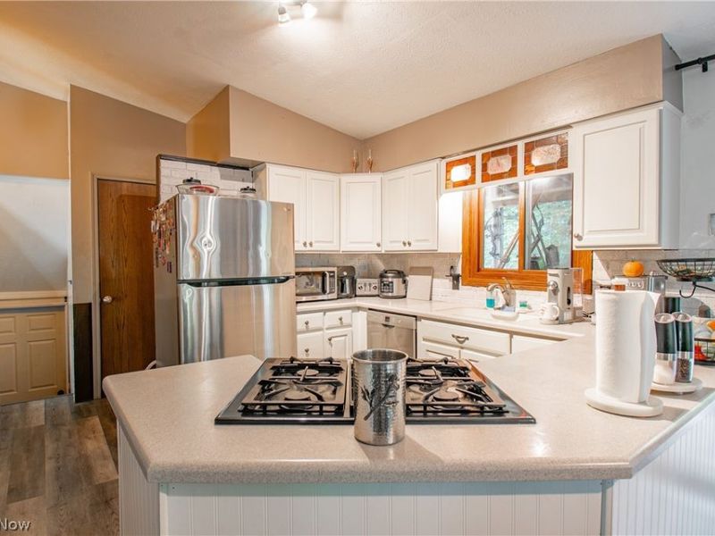 320 Hanna Drive, Tallmadge, OH 44278 Photo 6