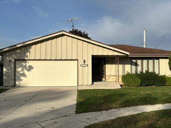 3736 N 12 St, Sheboygan, WI 53083