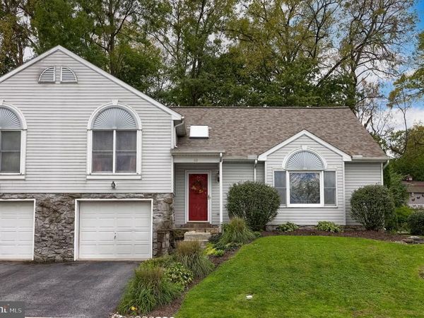 60 FARM LANE , EPHRATA, PA 17522