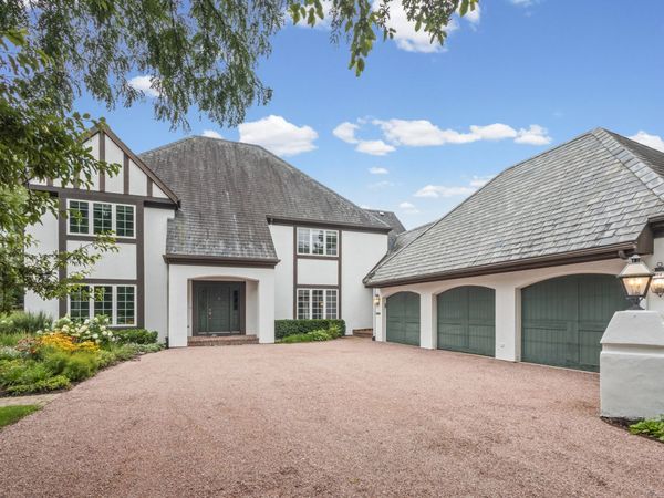 704 Burr Ridge Club , Burr Ridge, IL 60527