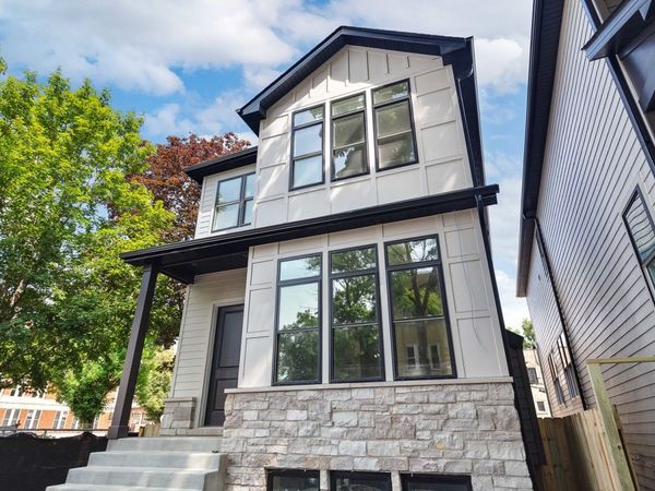 3756 W Sunnyside Avenue , Chicago, IL 60625