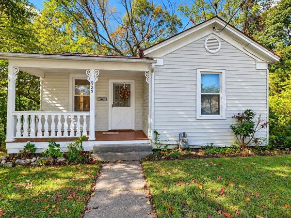 925 Kensington AVE , Clifton Forge, VA 24422
