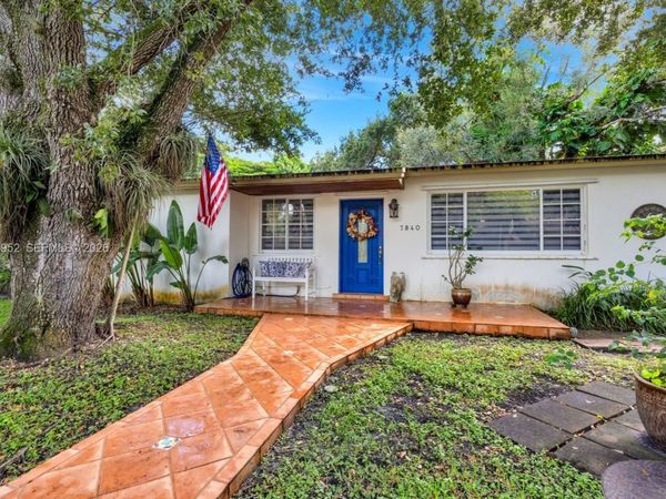 7840 SW 99th St , Miami, FL 33156