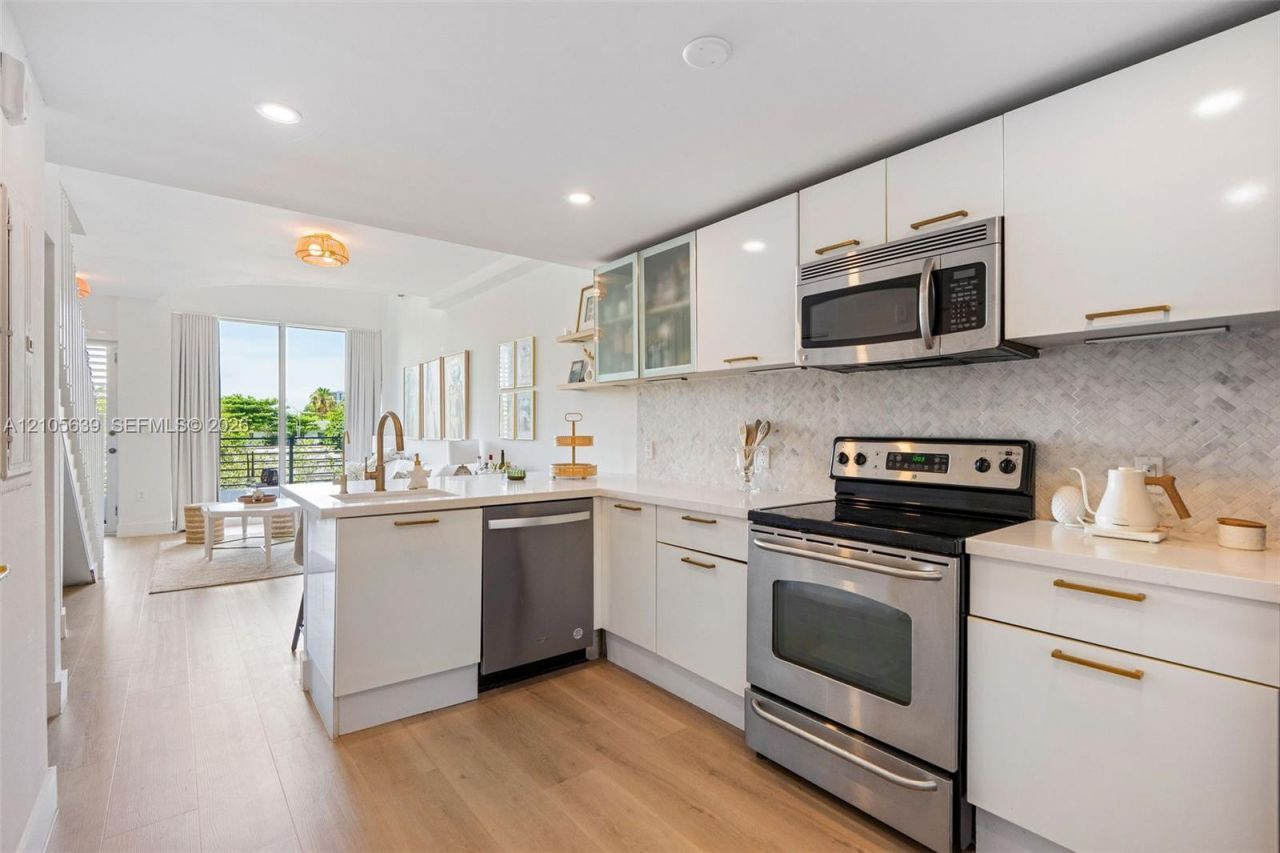 3339 Virginia St , Unit 339, Miami, FL 33133 Photo