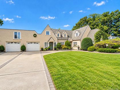 414 Avalon Place East Meadow, NY 11554