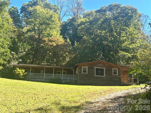 217 Sandalwood Road, Whittier, NC 28789
