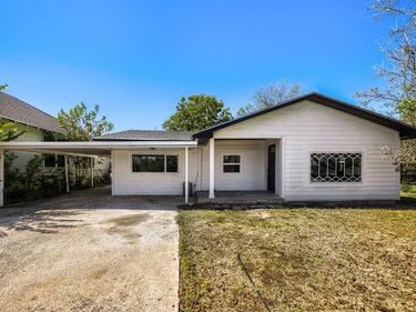 3508 Livingston Avenue, Fort Worth, TX 76110