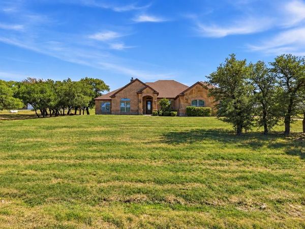 253 Maral Lane, Azle, TX 76020