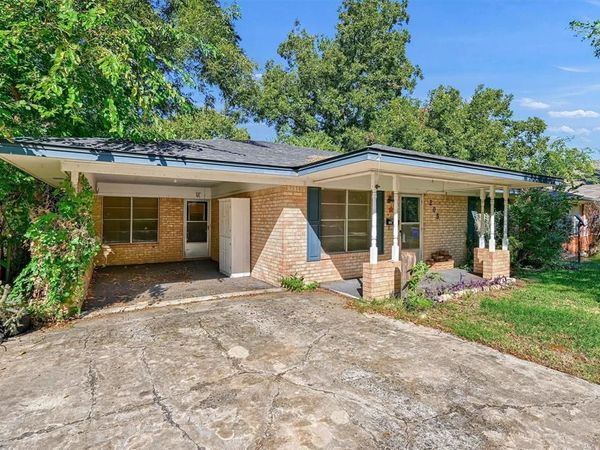 205 N Union Street, Whitesboro, TX 76273