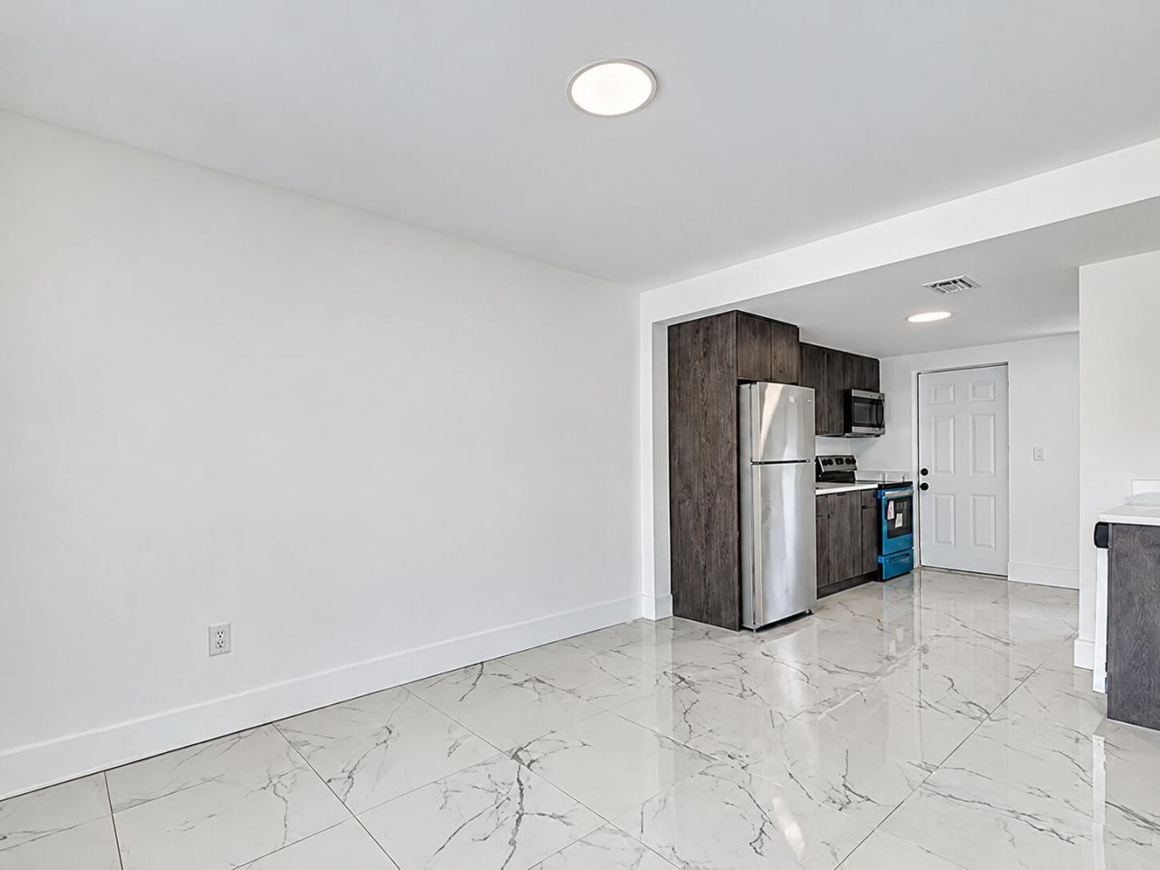 2805 NW 11th Street, Miami, FL 33125 Photo