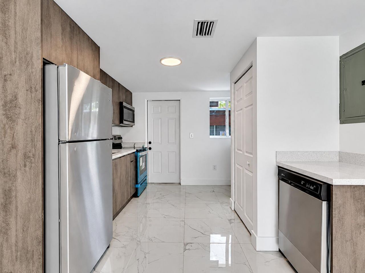 2805 NW 11th Street, Miami, FL 33125 Photo