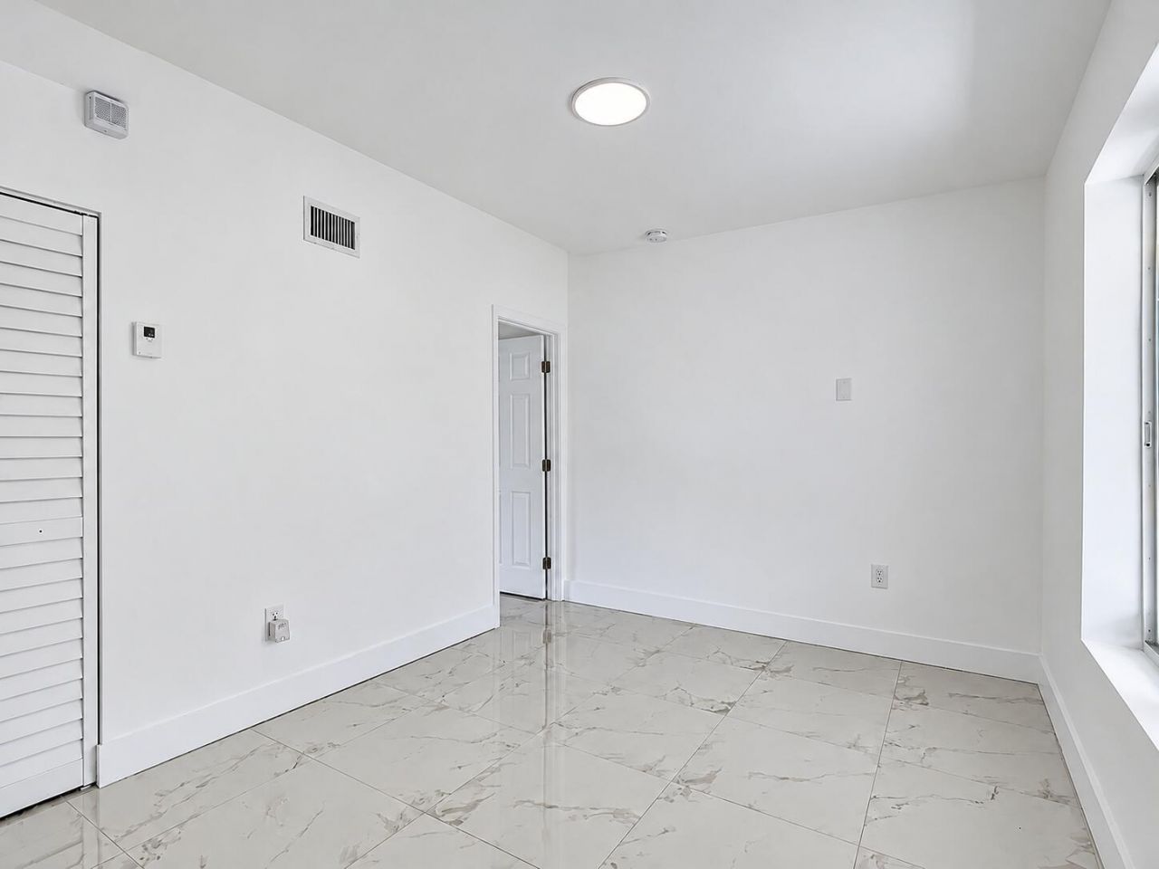 2805 NW 11th Street, Miami, FL 33125 Photo