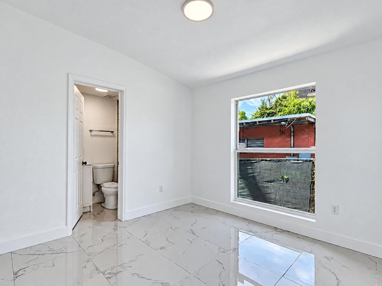 2805 NW 11th Street, Miami, FL 33125 Photo
