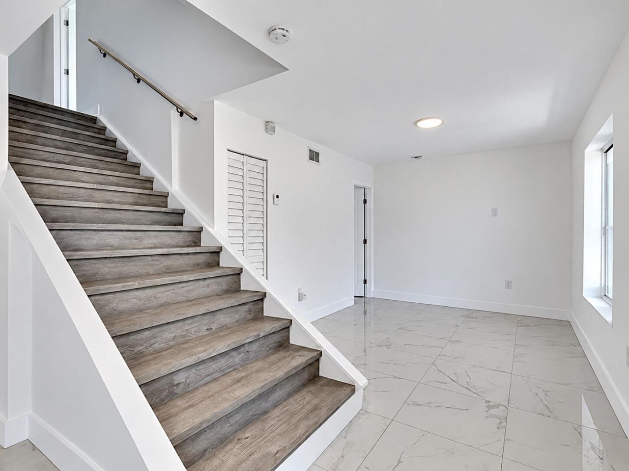 2805 NW 11th Street, Miami, FL 33125 Photo