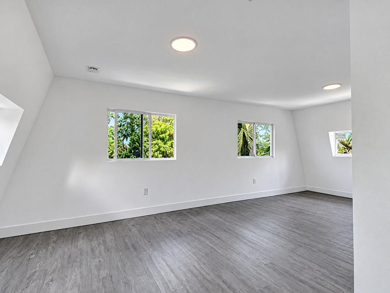 2805 NW 11th Street, Miami, FL 33125 Photo