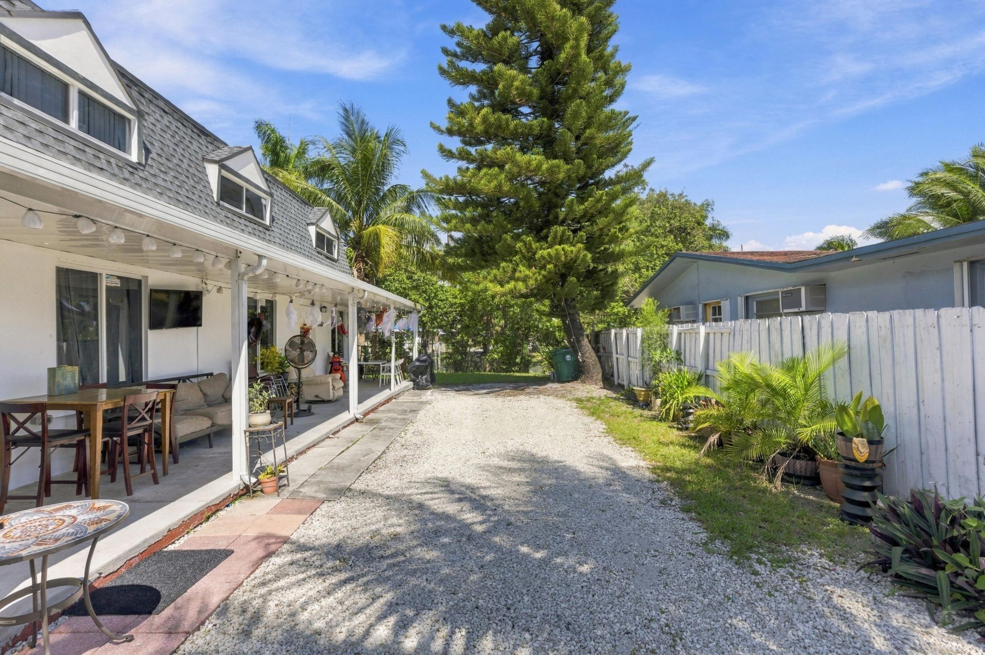 2805 NW 11th Street, Miami, FL 33125 Photo