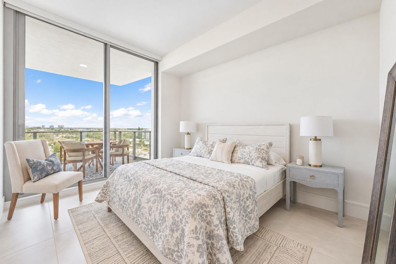 220 Lake Shore Drive, Unit 817, West Palm Beach, FL 33403 Photo