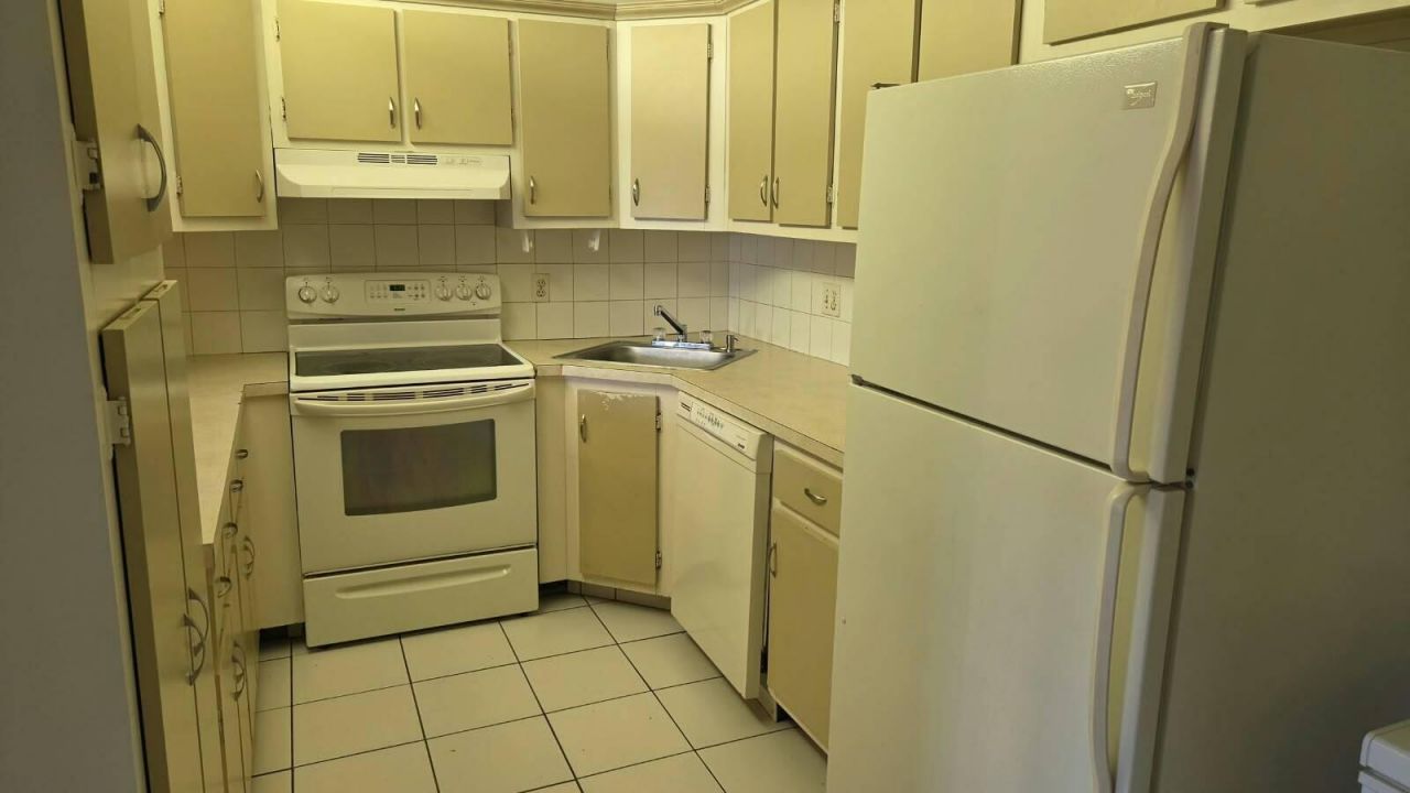 1002 Green Pine Boulevard, Unit F2, West Palm Beach, FL 33409 Photo