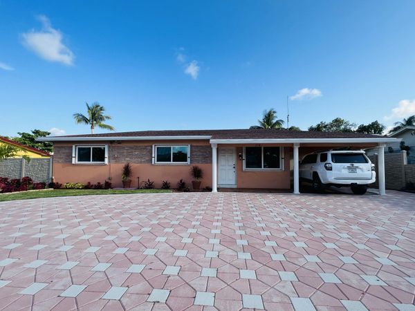 214 SW 3rd Avenue, Boynton Beach, FL 33435