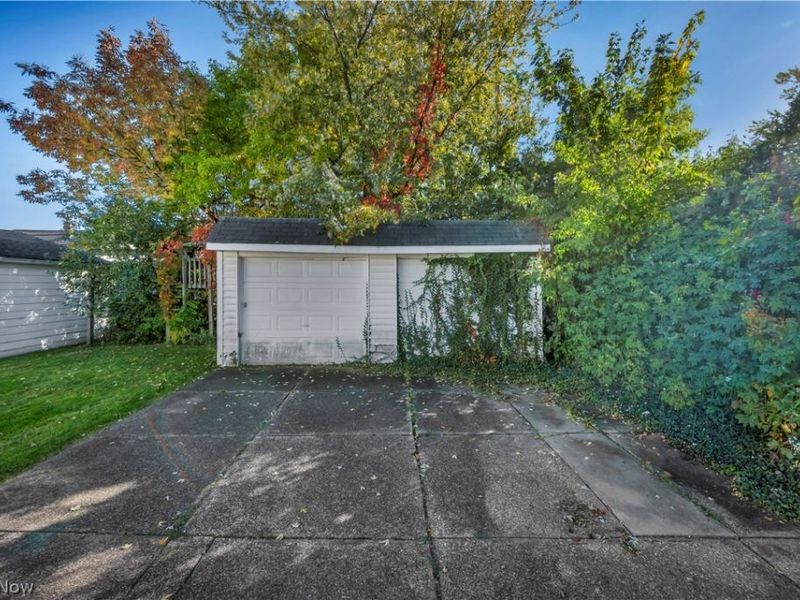 12324 Oak Park Boulevard, Garfield Heights, OH 44125 Photo 29