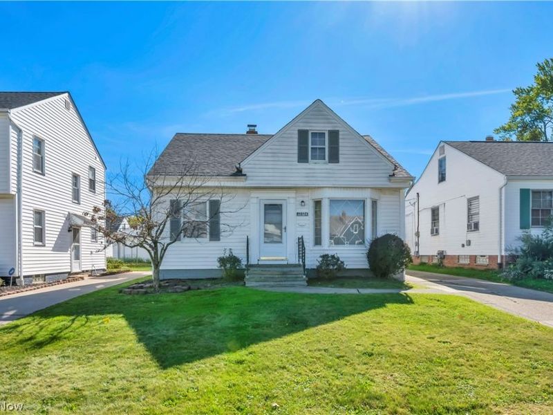 12324 Oak Park Boulevard, Garfield Heights, OH 44125 Photo 3
