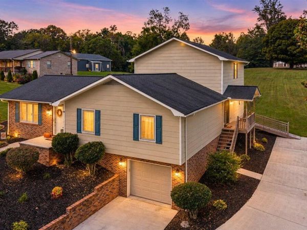 345 McKinney Rd, LaFollette, TN 37766