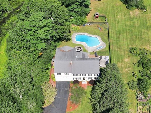 25 West St, Foxboro, MA 02035