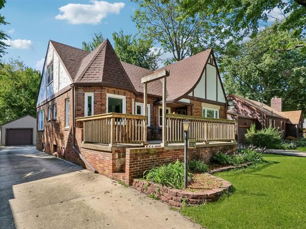2814 42nd Street , Des Moines, IA 50310