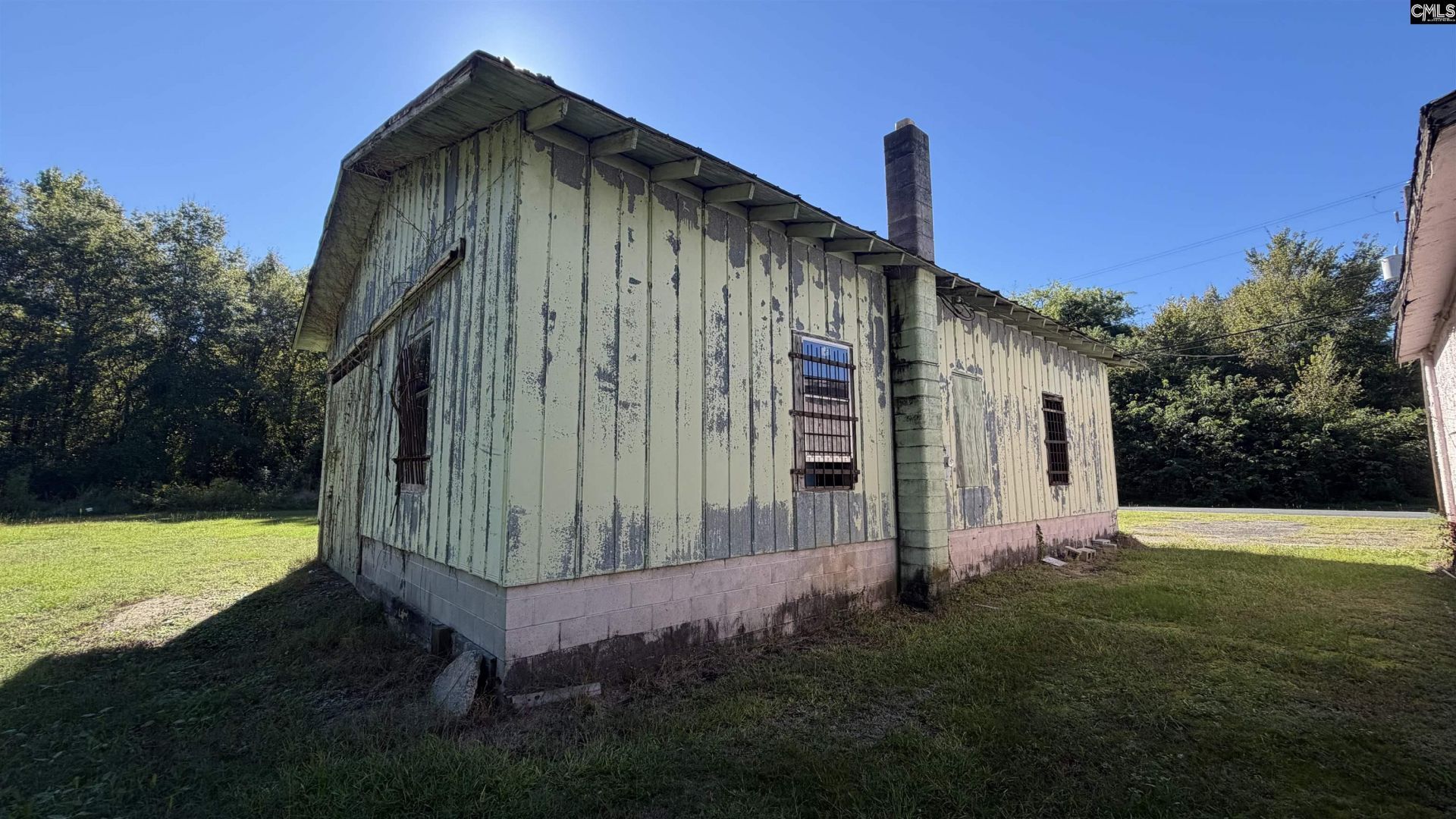 113 Anderson Street Photo 13