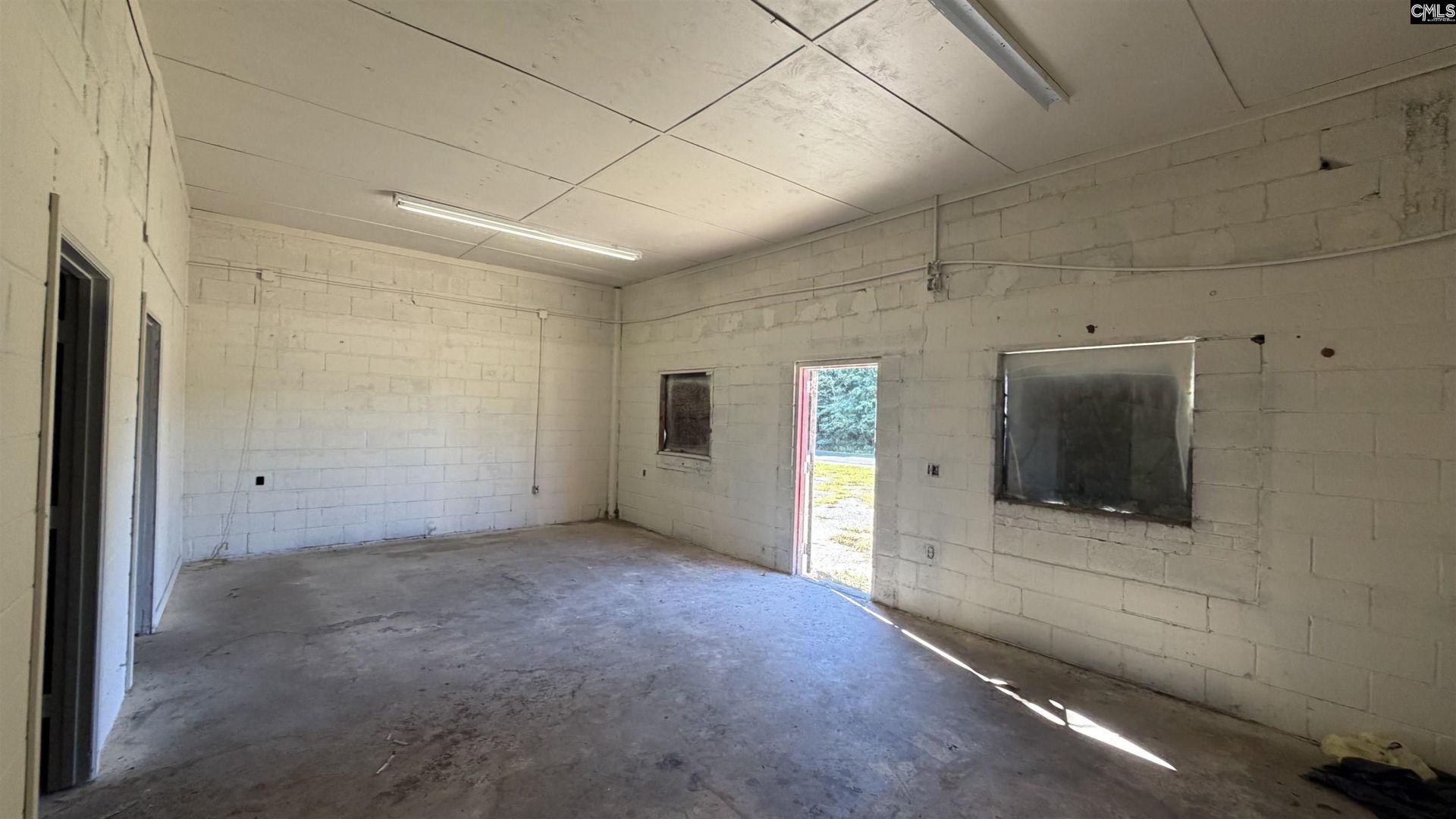 113 Anderson Street Photo 5