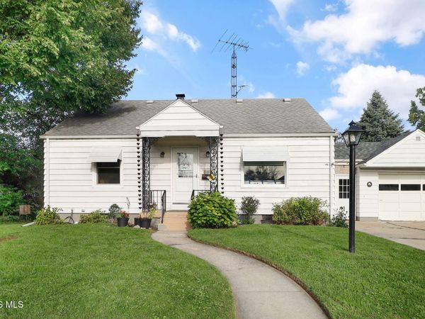 102 N Masters Court, Maumee, OH 43537