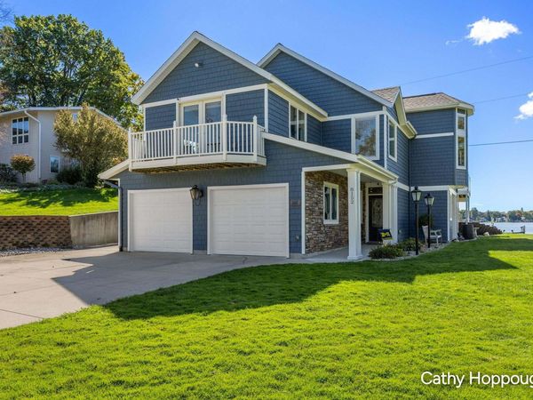 8152 Morrison Lake Gardens, Saranac, MI 48881