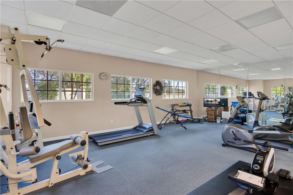 520 7th Square, Unit 202, Vero Beach, FL 32962 Photo