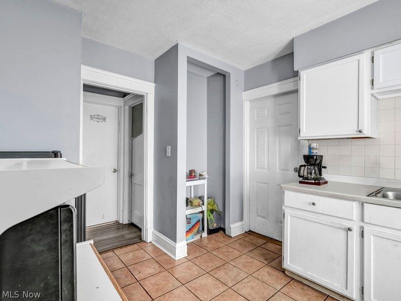 3515 W 100th Street, Cleveland, OH 44111 Photo 24