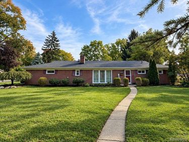 46176 Custer Avenue, Utica, Mi 48317