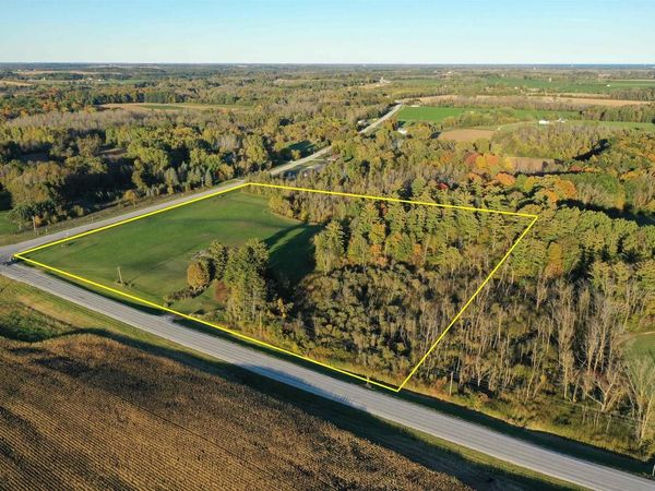 CTY RD S, Manitowoc, WI 54220