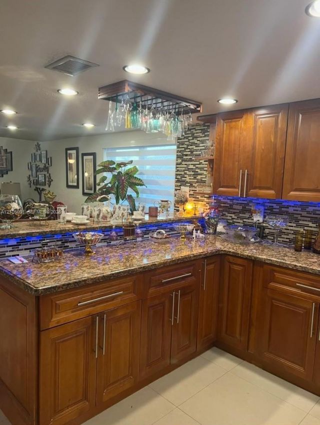 4211 W 10th Ln , Hialeah, FL 33012 Photo