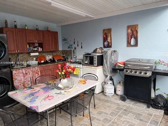 4211 W 10th Ln , Hialeah, FL 33012 Photo