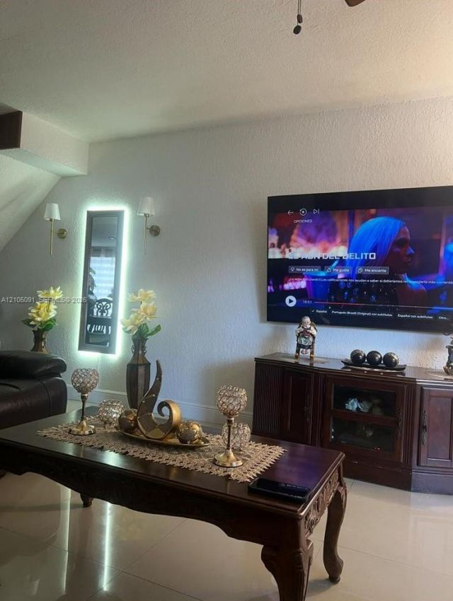 4211 W 10th Ln , Hialeah, FL 33012 Photo
