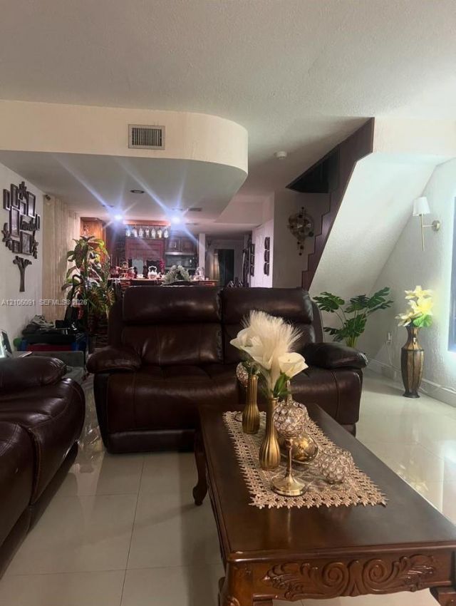 4211 W 10th Ln , Hialeah, FL 33012 Photo