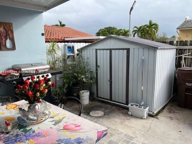 4211 W 10th Ln , Hialeah, FL 33012 Photo