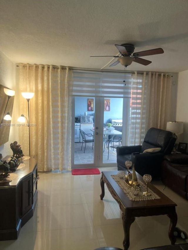 4211 W 10th Ln , Hialeah, FL 33012 Photo