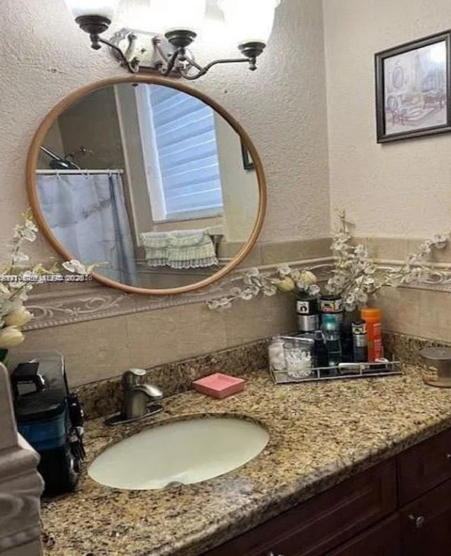 4211 W 10th Ln , Hialeah, FL 33012 Photo