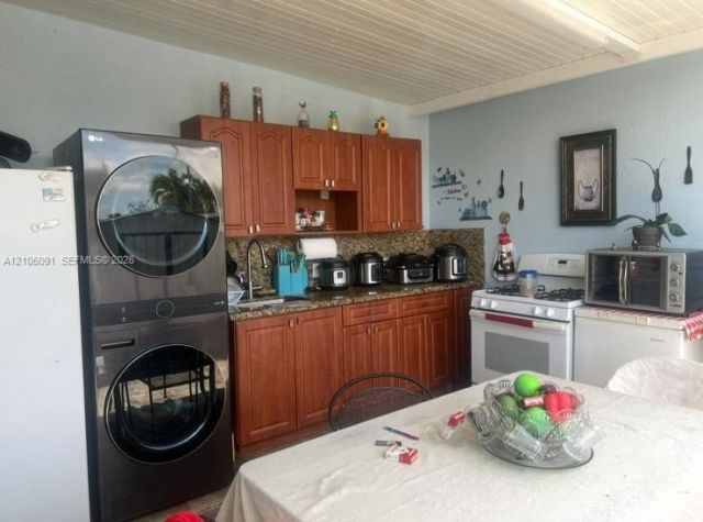 4211 W 10th Ln , Hialeah, FL 33012 Photo