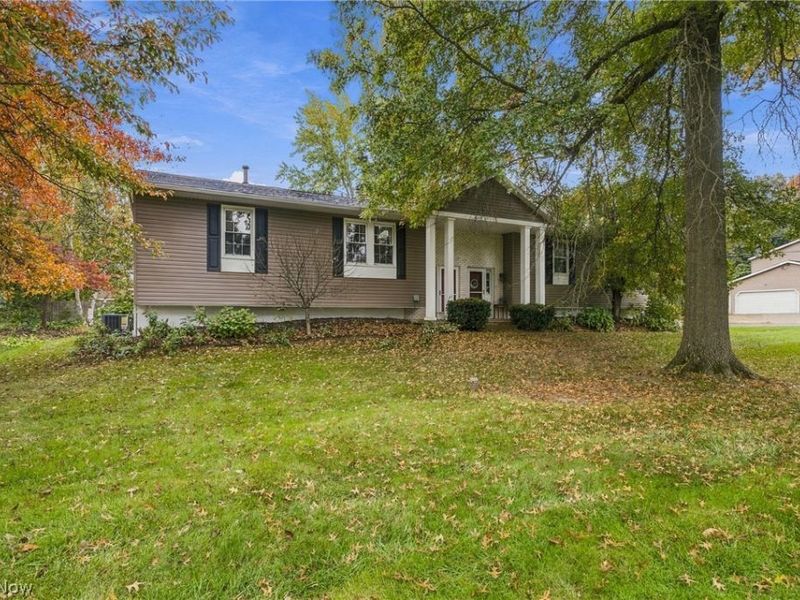 8632 Wedgewood Avenue NW, North Canton, OH 44720 Photo 4