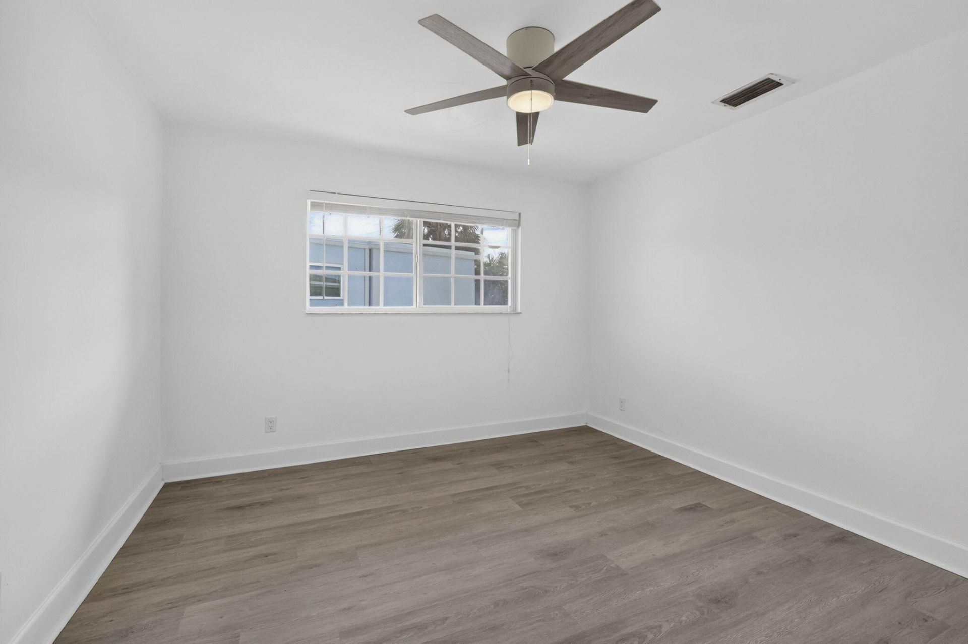 405 Southwind Drive, Unit 4, North Palm Beach, FL 33408 Photo