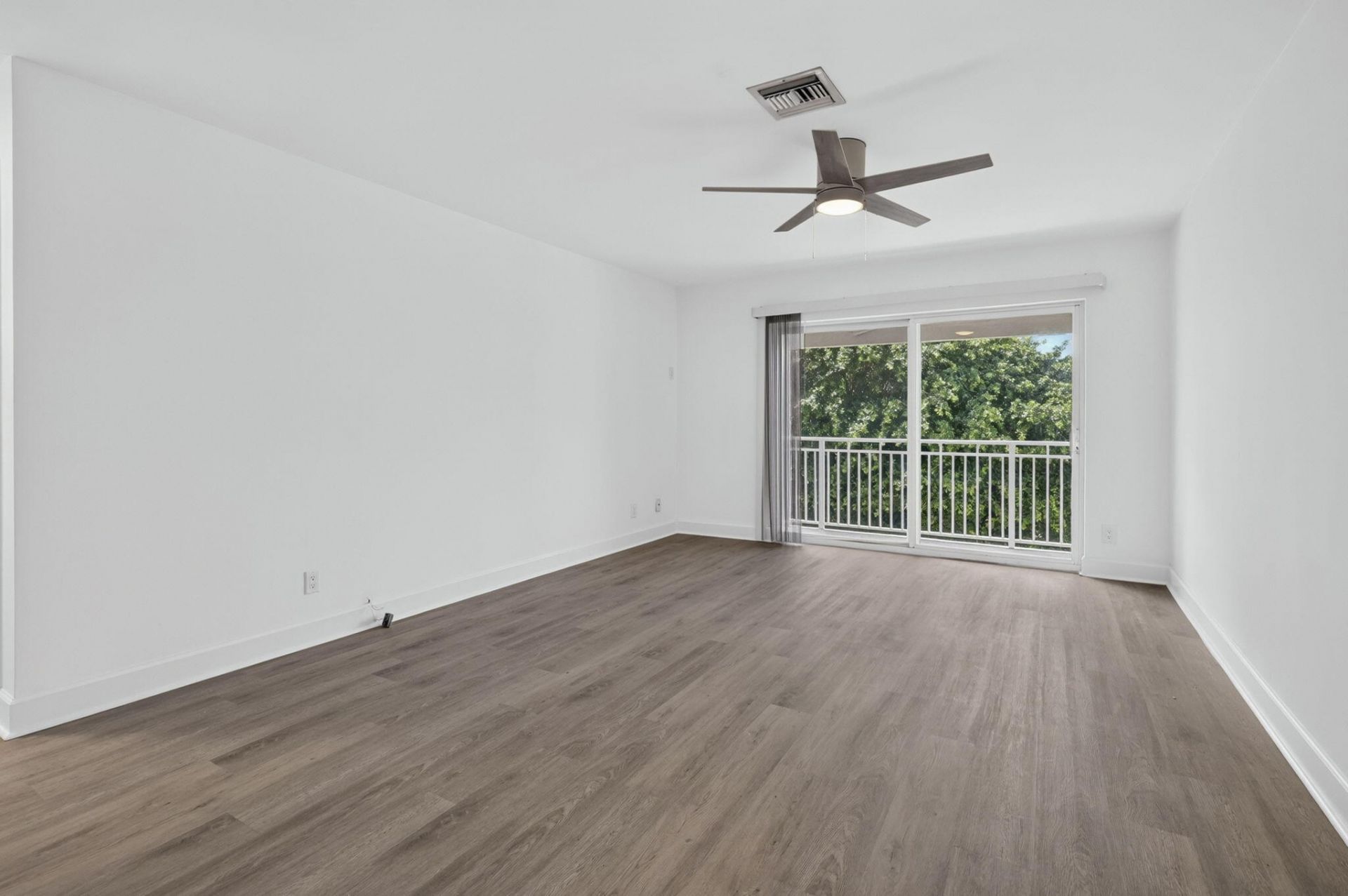 405 Southwind Drive, Unit 4, North Palm Beach, FL 33408 Photo