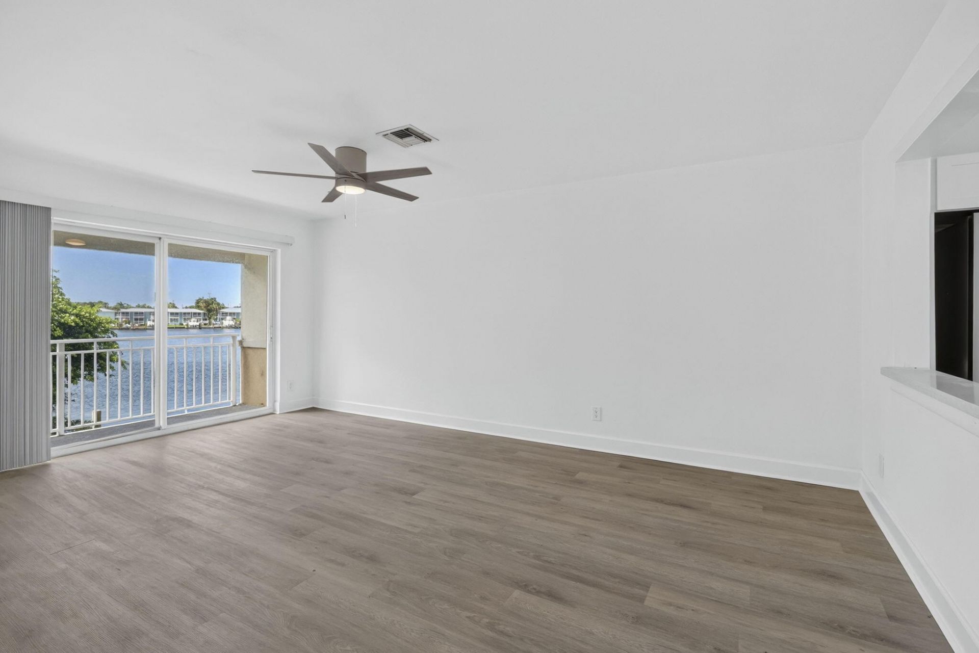405 Southwind Drive, Unit 4, North Palm Beach, FL 33408 Photo